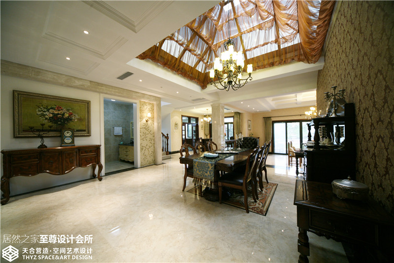 别墅 欧式 客厅图片来自武汉天合营造设计在保利十二橡树古典欧式风的分享