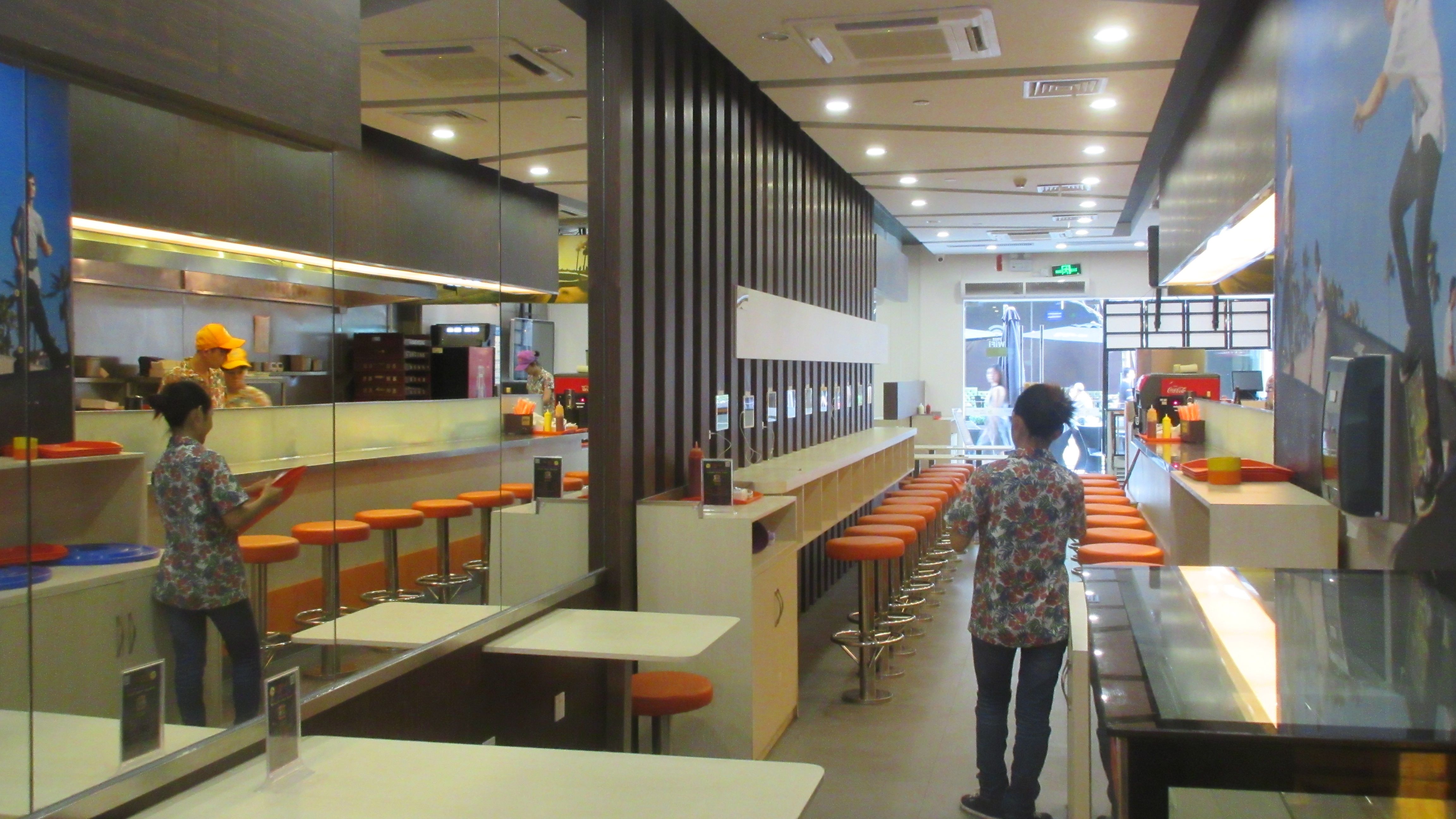 现代 快餐厅 现代餐厅 其他图片来自请叫我包大人在深圳市卡利堡餐饮服务有限公司的分享