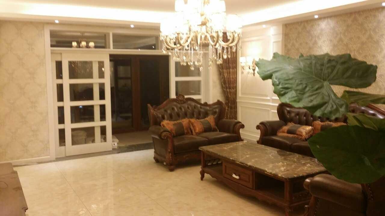 欧式 复式 天地湾 超凡装饰 客厅 楼梯 客厅图片来自张德平在天地湾的分享