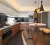 宽敞舒适的厨区配置，提供大展厨艺的烹食环境。