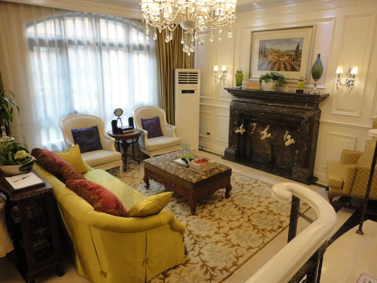 客厅图片来自北京亚光亚装饰厚宅旗舰店在奢华简欧大三居的分享