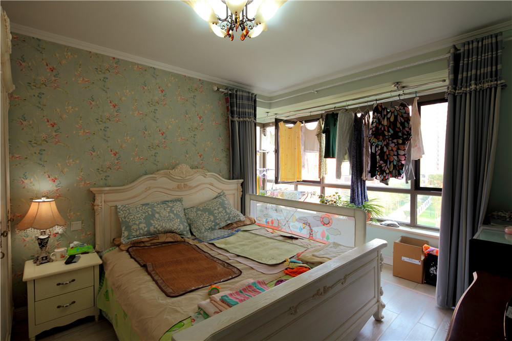简约 欧式 混搭 二居 三居 别墅 白领 80后 小资 卧室图片来自W鑫在据说欧洲球星也是住这样的房子的分享