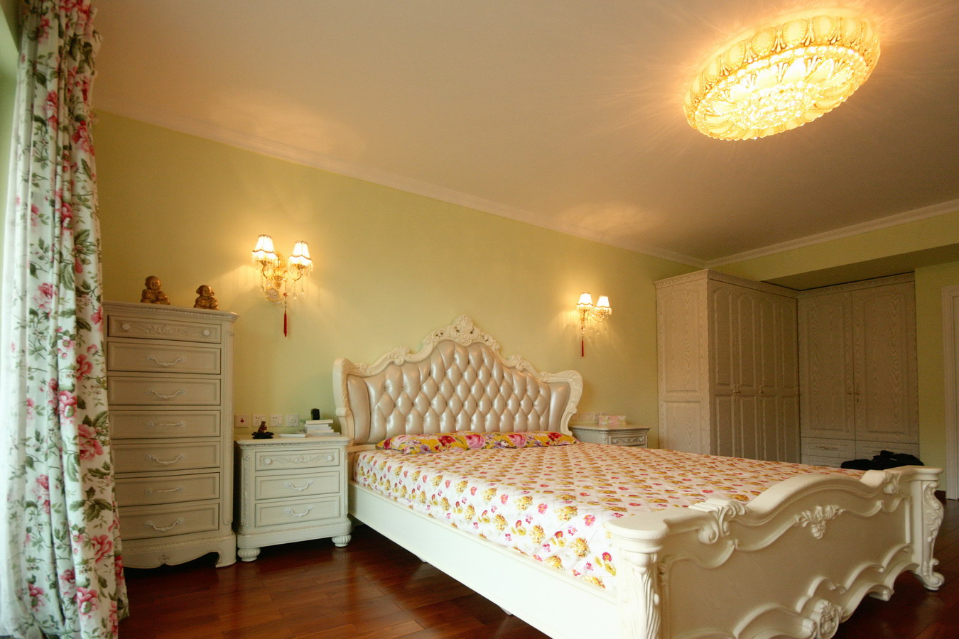 欧式 三居 复式 卧室图片来自实创装饰上海公司在欧式风格复式洋房装修的分享