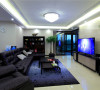 现代风格让客厅变得更加的舒适和简约，也能让主人更好的休息