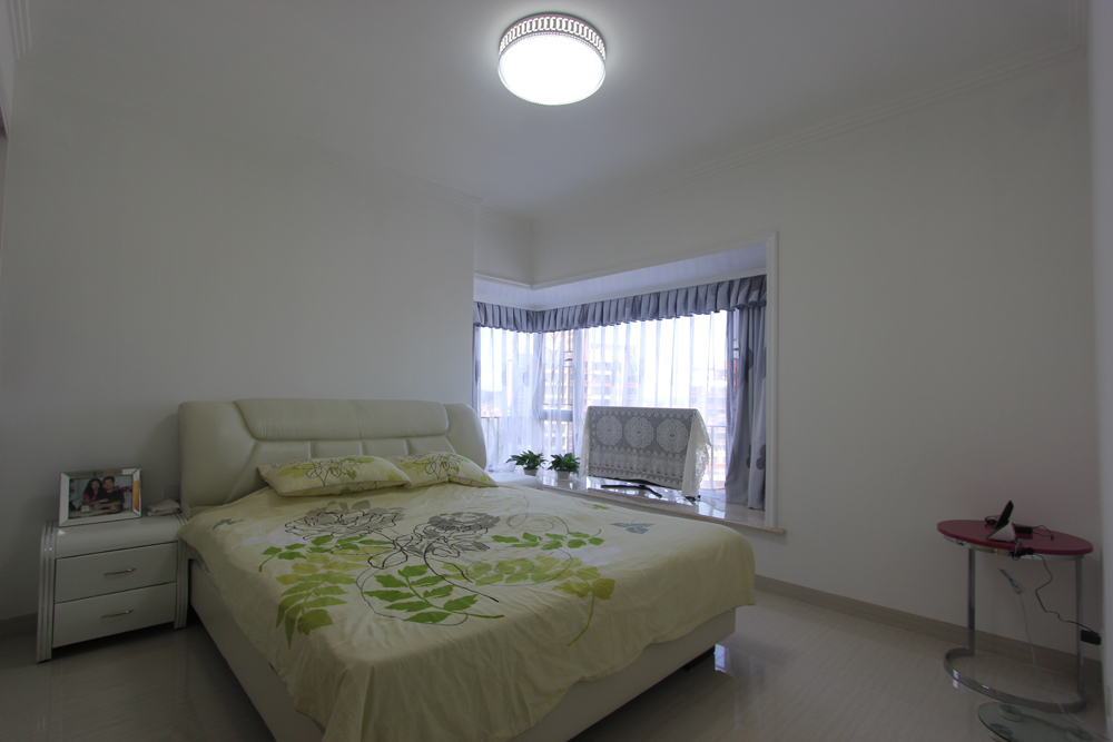 卧室图片来自深圳市浩天装饰在绿眏居的分享