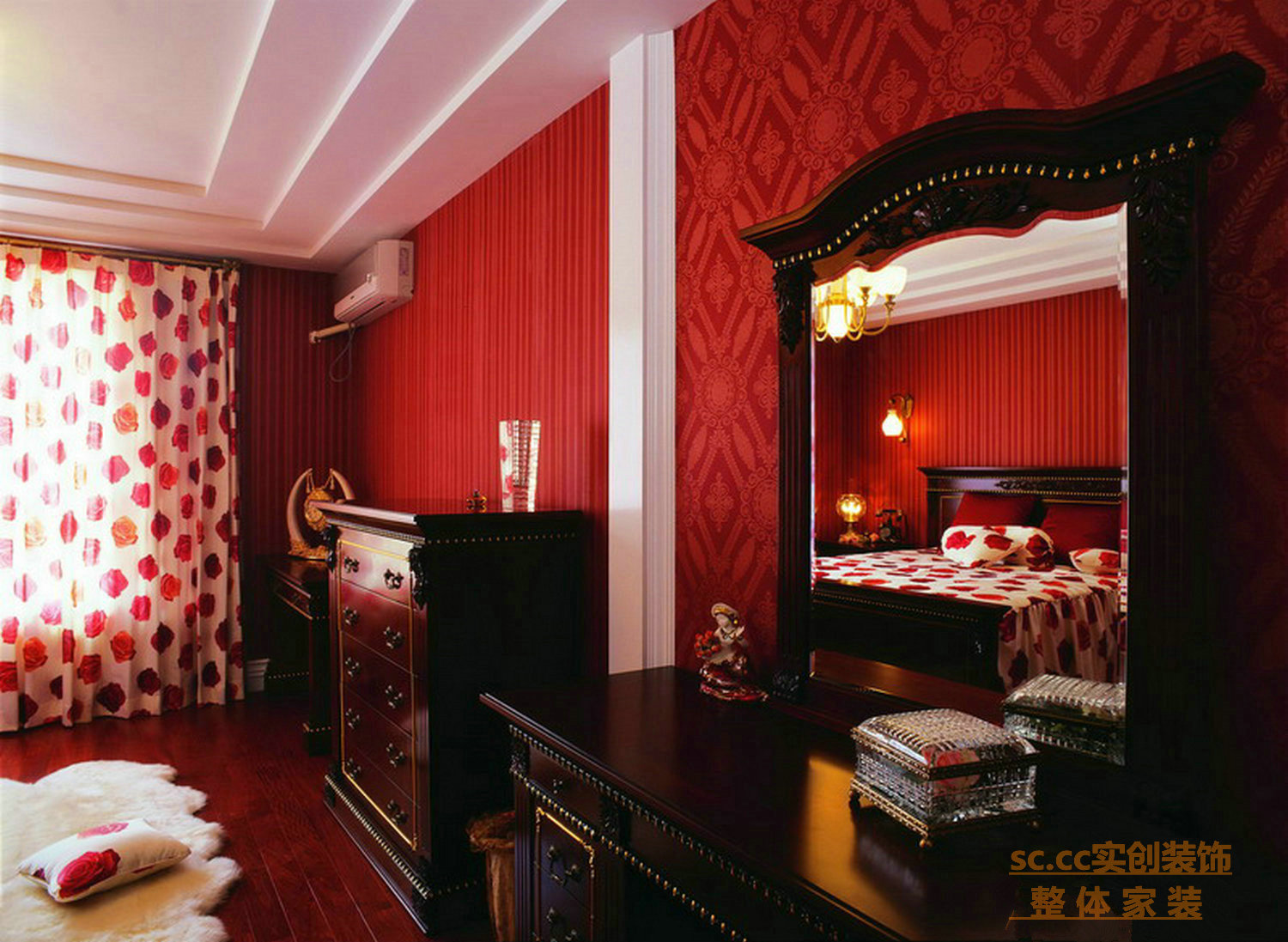 三居 混搭 欧式 卧室图片来自实创装饰晶晶在中年夫妇的新古典欧式混搭三居的分享