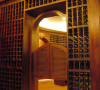 十二橡树庄园酒窖门厅：实木门厅，典雅尊贵