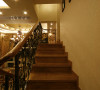 纯水岸欧式风格200平复式楼阁楼梯