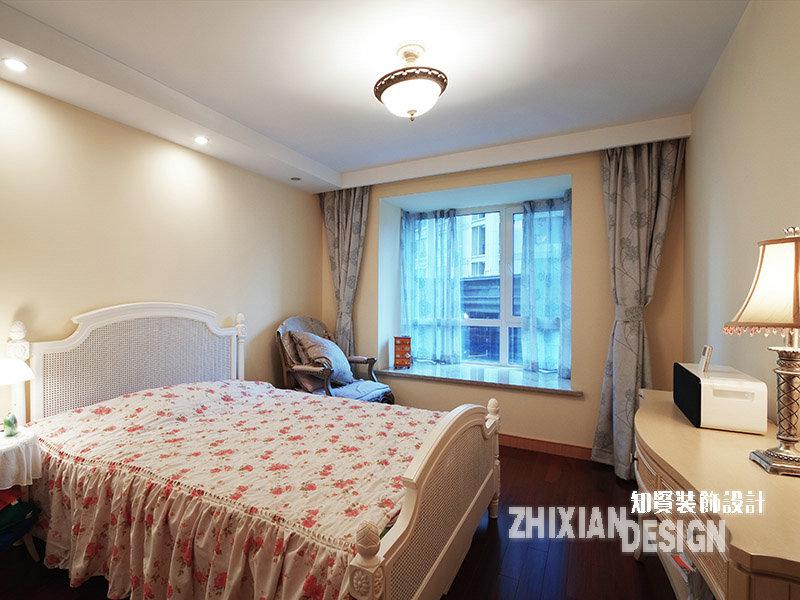 简约 欧式 混搭 三居 卧室图片来自上海知贤设计小徐在170平现代混搭 造就实木色的经典的分享