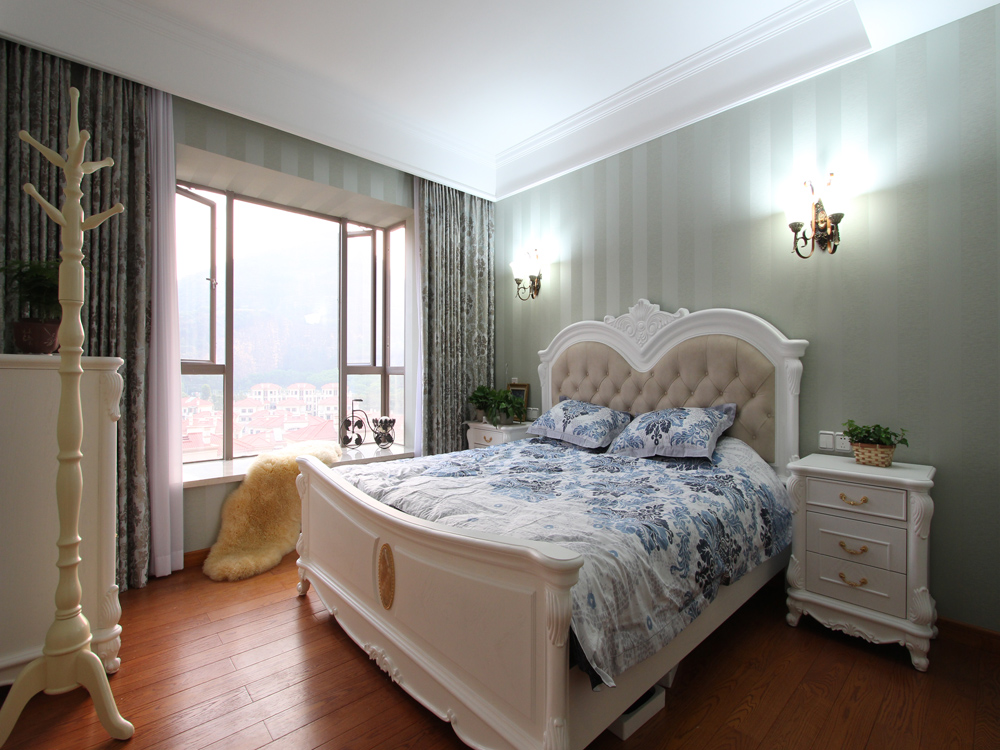 卧室图片来自深圳市浩天装饰在碧华庭居的分享