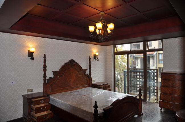 别墅 卧室图片来自博览天下在龙城一号-340平米美式风格的分享