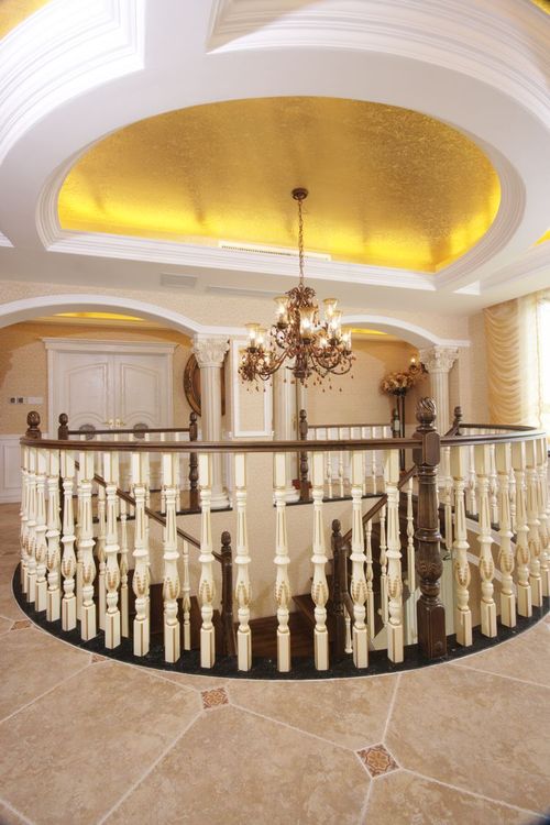 洛可可 现代 时尚 别墅 白领 80后 花园 宫殿 自然 楼梯图片来自唯美装饰在水岸星城450㎡洛可可风格的分享