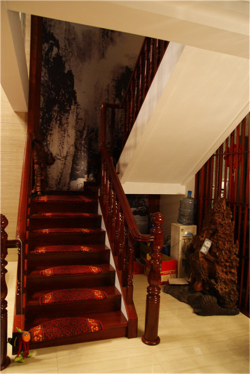 混搭 楼梯图片来自长沙金煌装饰在古典之居的分享