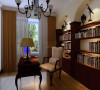 独特的书房设计更加体现绅士高贵的空间，弧形的线条书柜是主人更爱学习的地方。