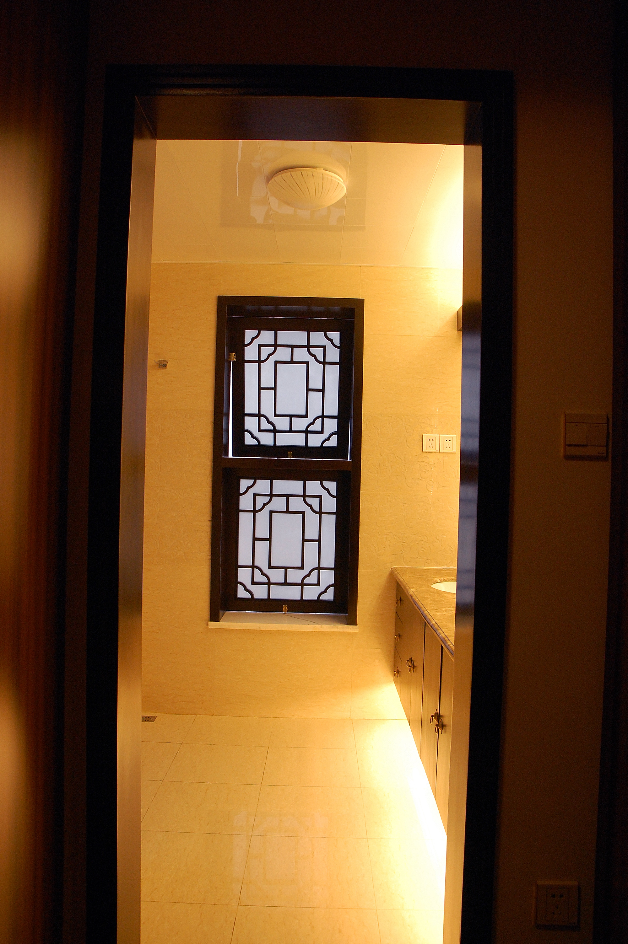 中式 旧房改造 收纳 白领 小资 卫生间图片来自装饰装修-18818806853在逢源花园现代中式的分享