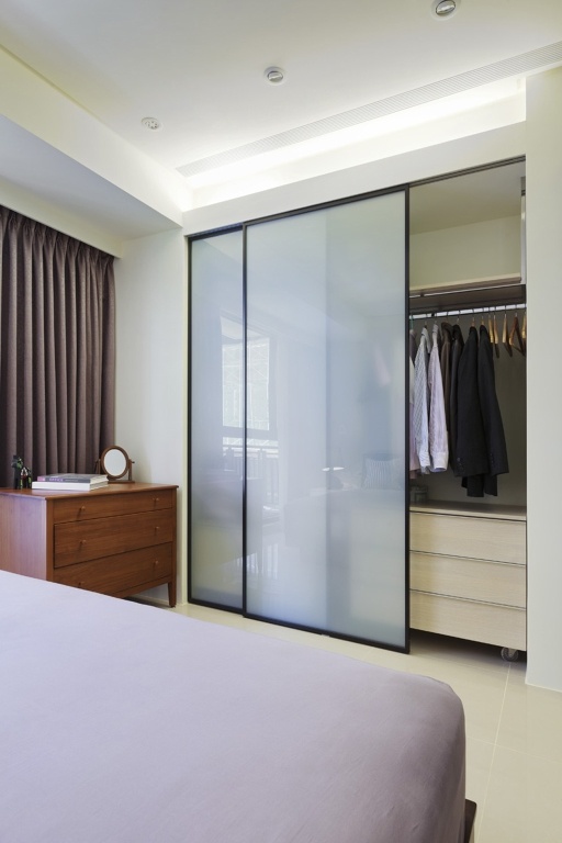 卧室图片来自家装大管家在98平活用空间简约三居室的分享