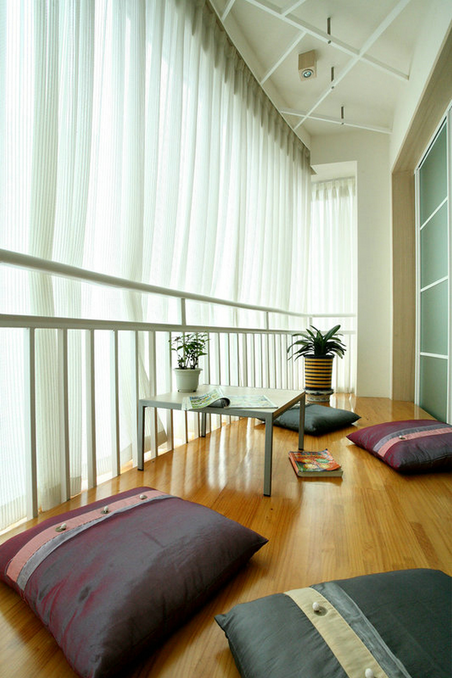 三居 现代简约 客厅 餐厅 卧室 阳台图片来自上海实创装饰工长在实创装饰之汇锦城将简约进行到底的分享