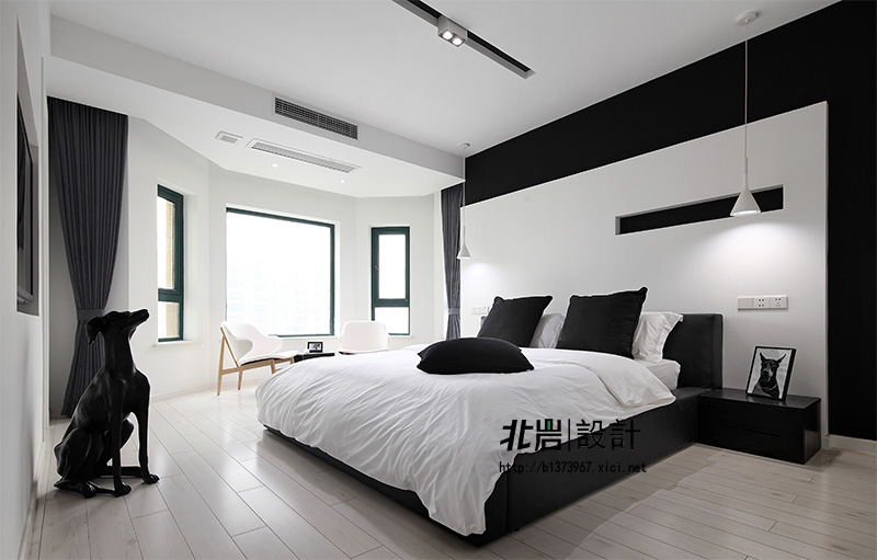 现代 极简 黑白 卧室图片来自北岩DESIGN在【北岩实景作品】黑白视界的分享
