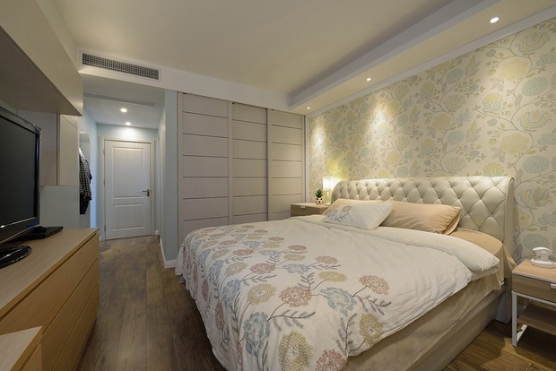 现代 三居 卧室图片来自合建装饰李世超在127平现代清新三居室的分享