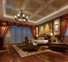 二楼卧室采用和客餐厅同风格的顶部造型，互相呼应，协调统一。