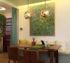 文艺范十足的小清新餐厅，沿用整个装修主色调绿色，浅绿色的卡座，绿色的手绘装饰画，很美妙的色彩搭配。