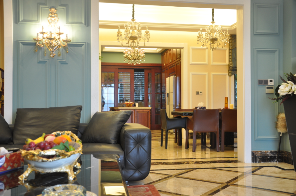 古典风格 阿卡迪亚 别墅 餐厅 餐厅图片来自重庆维尔维尔国际家居装饰在古典风格的分享