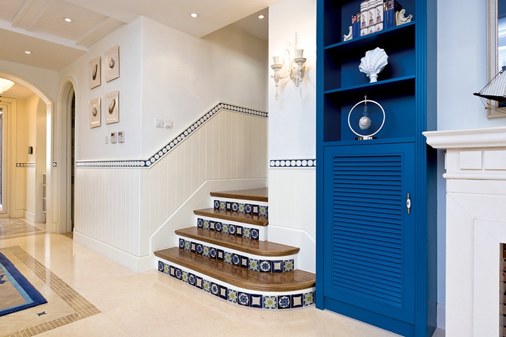 地中海 蓝白混搭 卢浮公馆 楼梯图片来自沪上名家装饰在蓝白混搭混新家-卢浮公馆的分享
