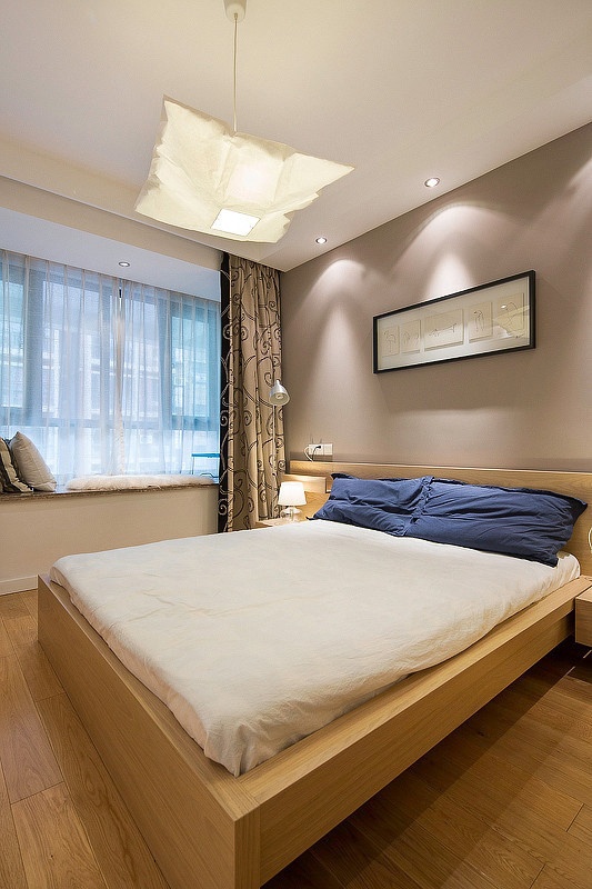 卧室图片来自家装大管家在69平宜家控北欧简约现代混搭设计的分享