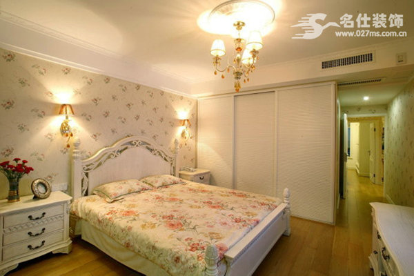 欧美 三居 白领 收纳 旧房改造 80后 小资 卧室图片来自名仕装饰-小飞在清江山水欧美奢华有大气的分享