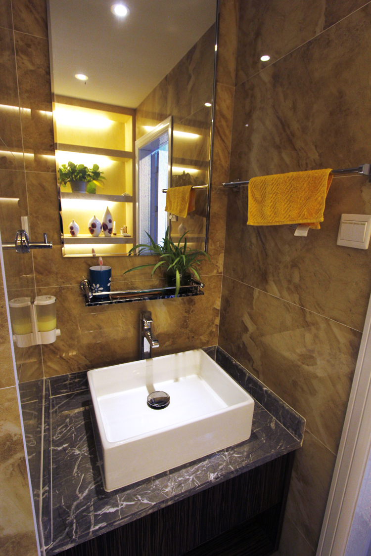 卫生间图片来自深圳浩天装饰在圣莫丽斯李总豪宅的分享