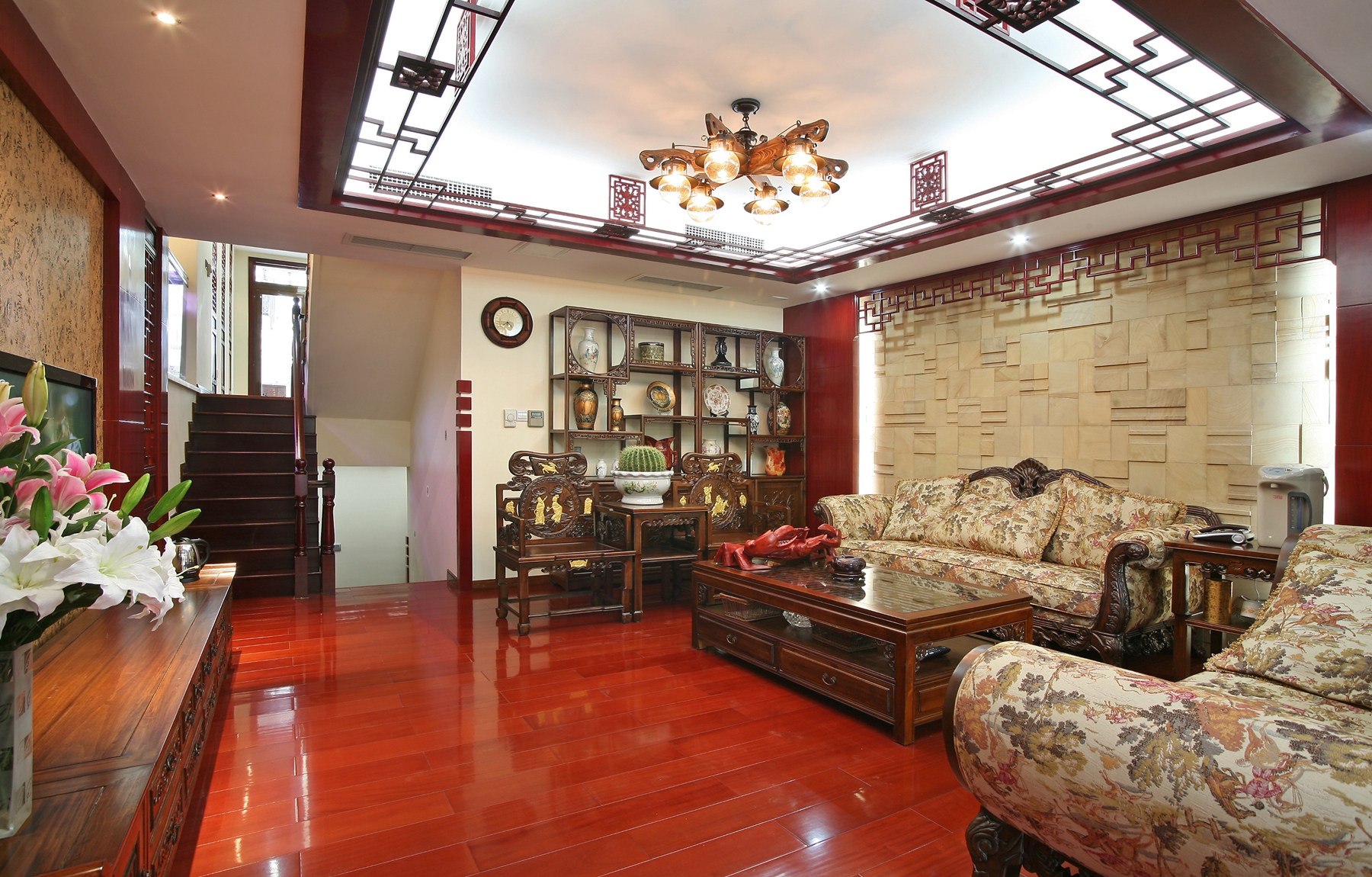 客厅图片来自天津行云创意装饰设计有限公司在檀府的分享