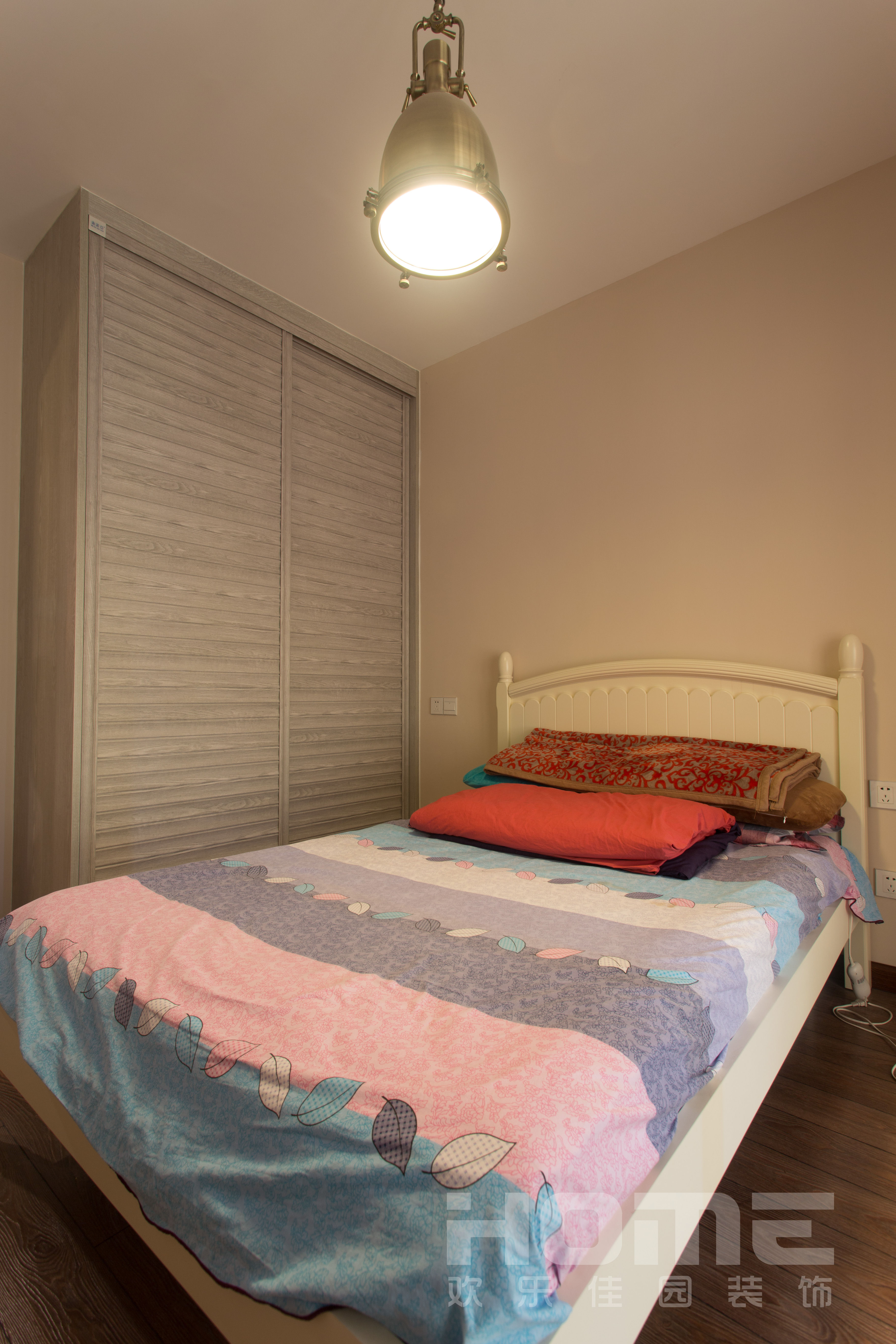 混搭 二居 卧室图片来自四川欢乐佳园装饰在凯德风尚的美国街头风的分享
