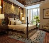 卧室以暖色的花色壁纸为背景，圣象木地板与家具的颜色相互统一，为业主营造了一种温馨舒适的休息环境。