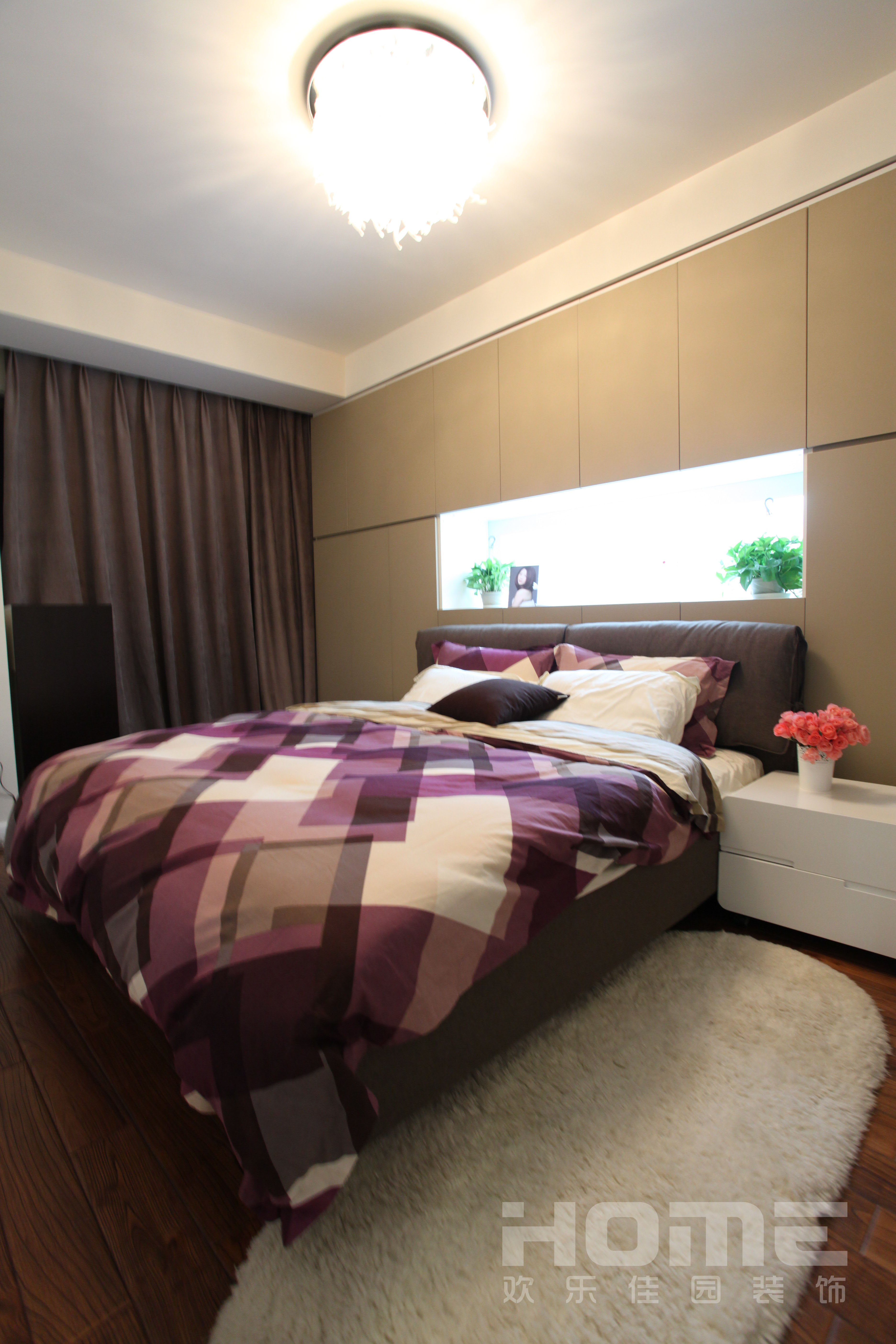 简约 现代 三居 卧室图片来自四川欢乐佳园装饰在保利金香槟现代风的分享