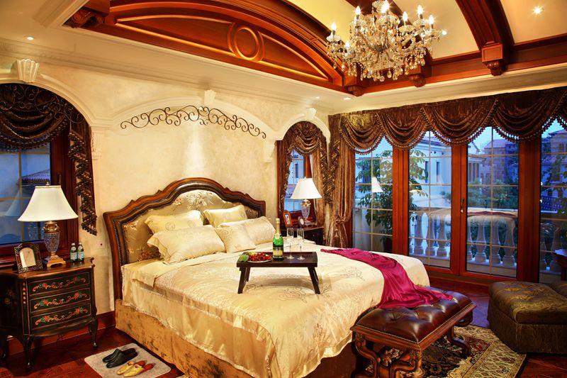欧式 别墅 意大利 古典主义 卧室图片来自梵赛设计在意大利古典风格别墅的分享