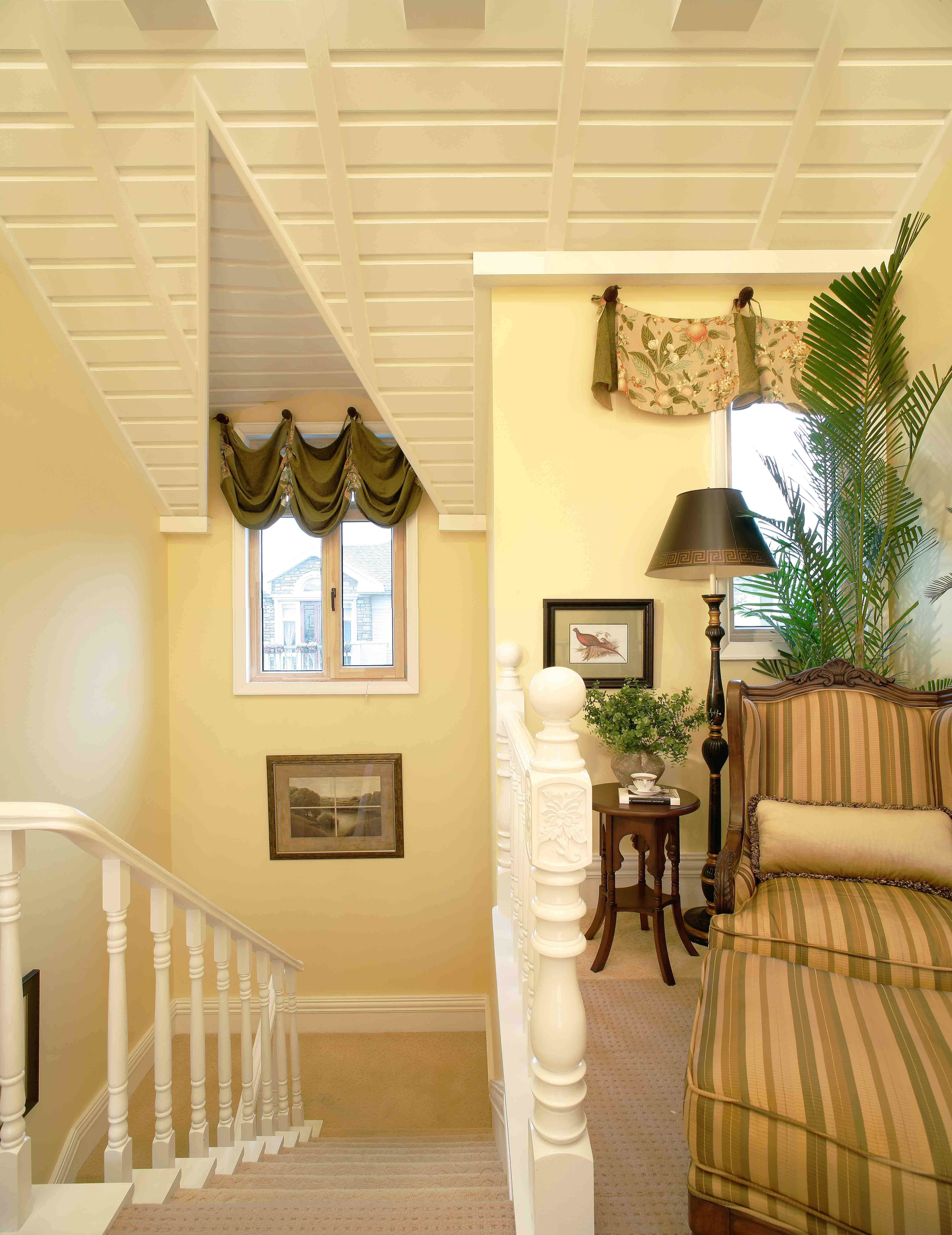 楼梯图片来自天津别墅装修在首创福特纳湾的分享