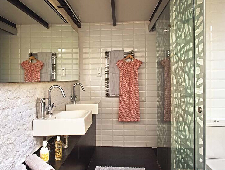 现代 一居 卫生间图片来自佰辰生活装饰在67平米LOFT原木简约家的分享