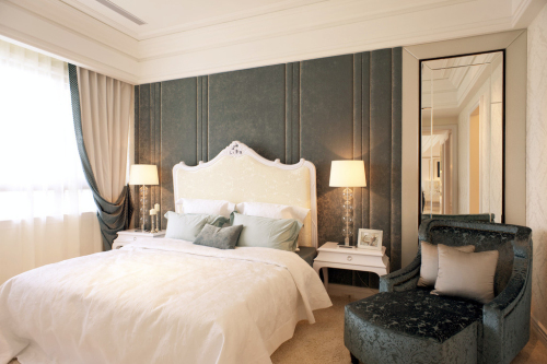 欧式 三居 收纳 80后 卧室图片来自天津宜家宜装饰在幸福家园三居室简欧的分享
