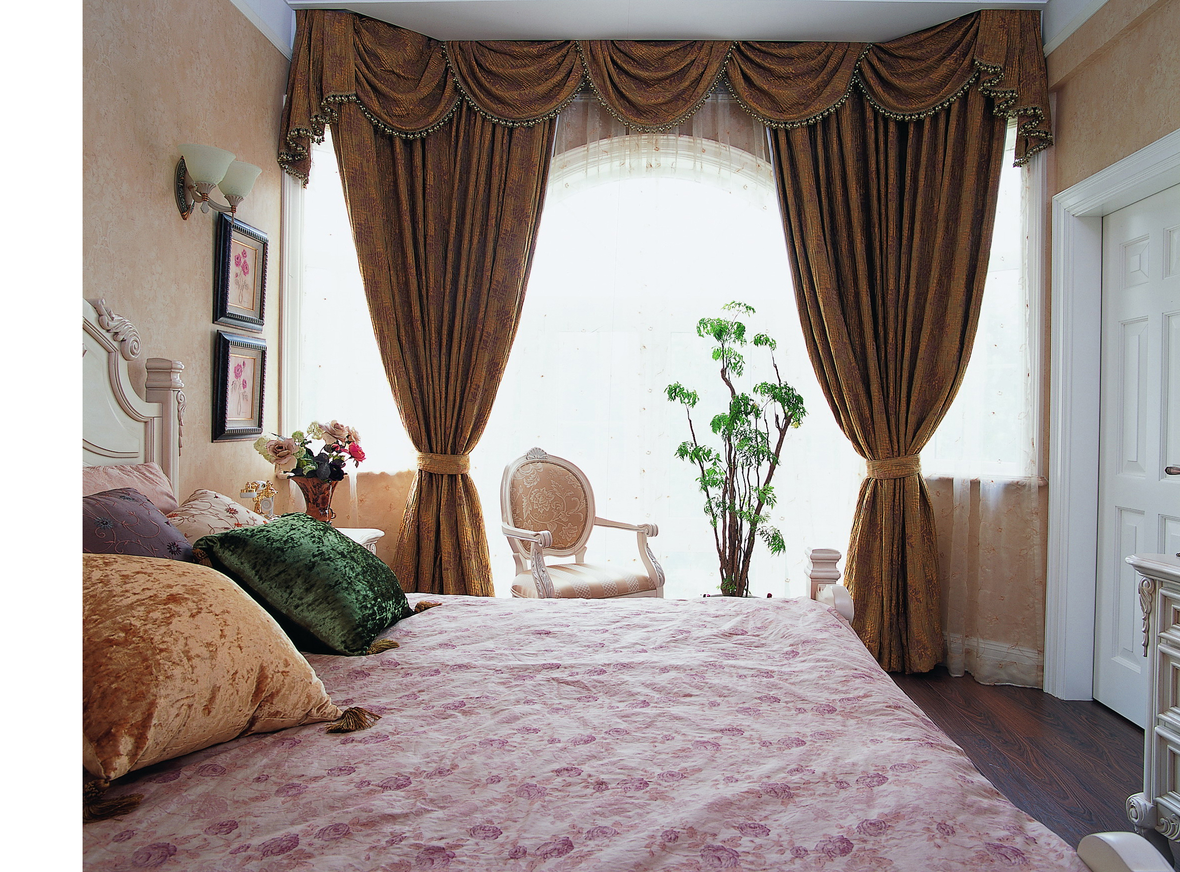 别墅 简约 小资 法兰西 卧室图片来自孙进进在水色时光法兰西风情的分享