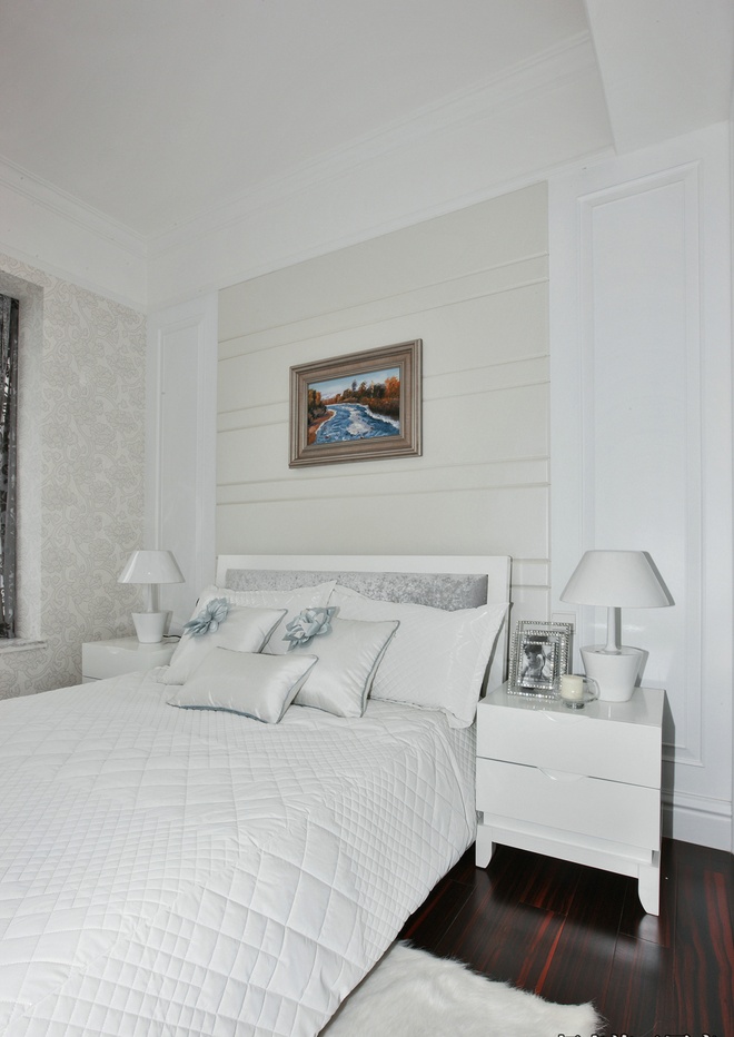 卧室图片来自家装大管家在白色调演绎116平现代简约三居的分享