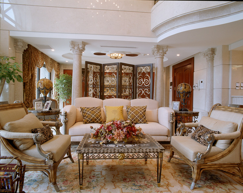欧式 别墅 奢华 高贵 典雅 经典 华丽 客厅图片来自成都生活家装饰在奢华欧式别墅大宅的分享