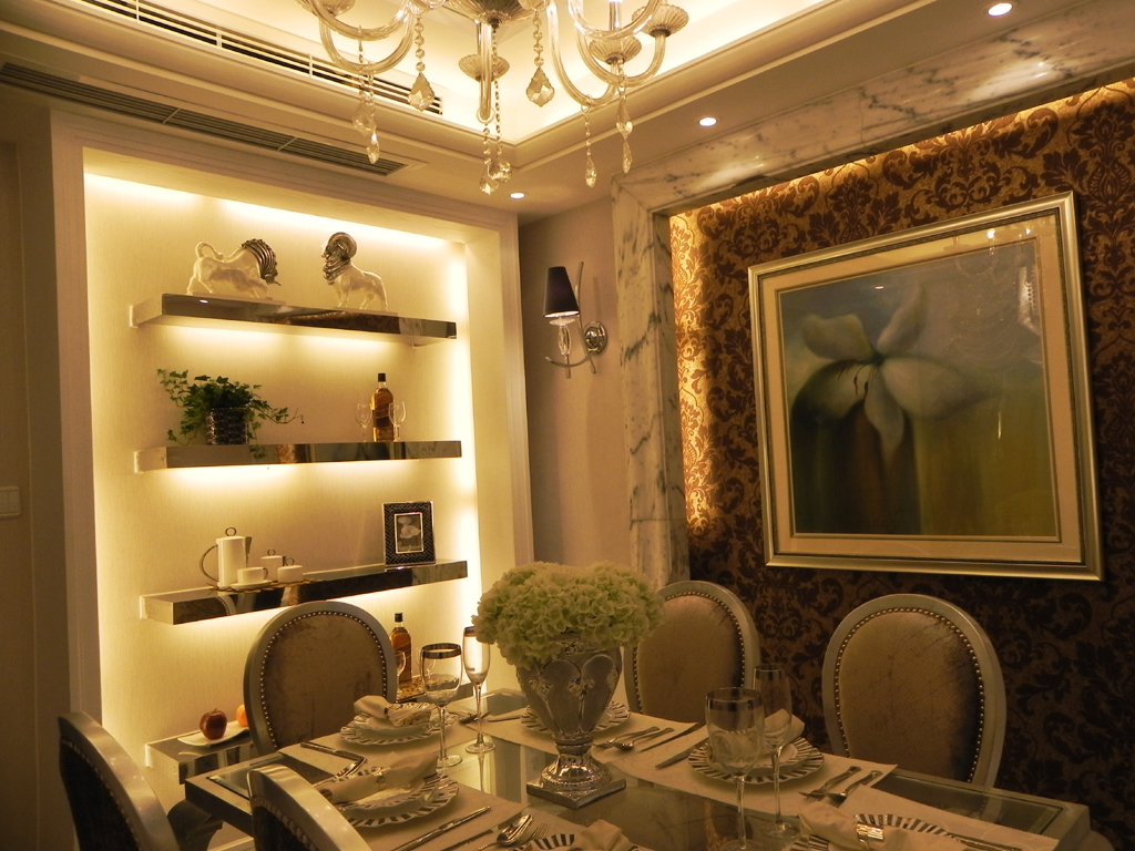 欧式 三居 装修设计 案例赏析 户型方案 餐厅图片来自慕尚族在欧式百瑞景，高品质生活的分享