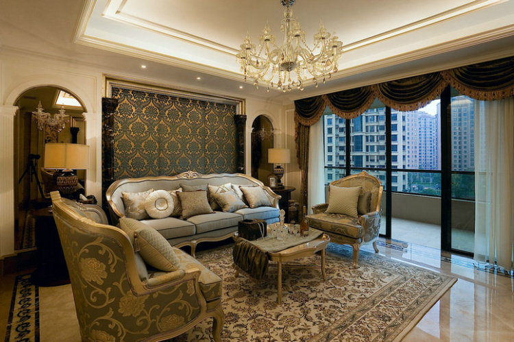 欧式 高贵 奢华 浪漫 三居室 温馨 舒适 客厅图片来自成都生活家装饰在131平浪漫欧式大宅的分享