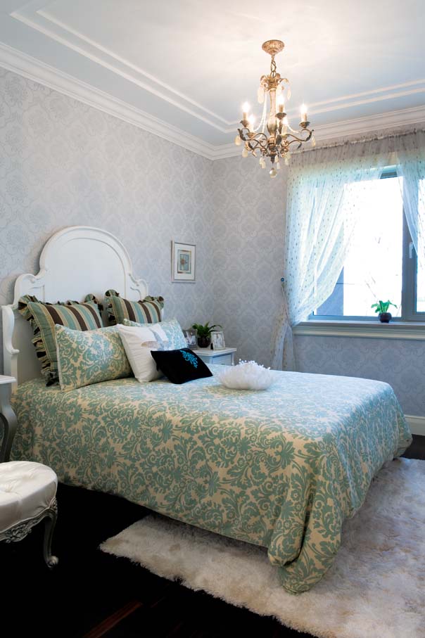 欧式 三居 别墅 慕尚族 装修设计 卧室图片来自慕尚族在纯水岸东湖别墅  纯正欧式风格的分享
