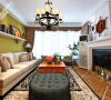 客厅在颜色搭配上设计师根据业主要求将家具与墙面完美的融合在一起。