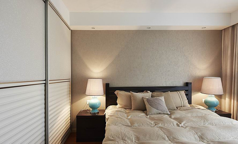 卧室图片来自家装大管家在浅咖小时代 130平时尚都市风3居的分享