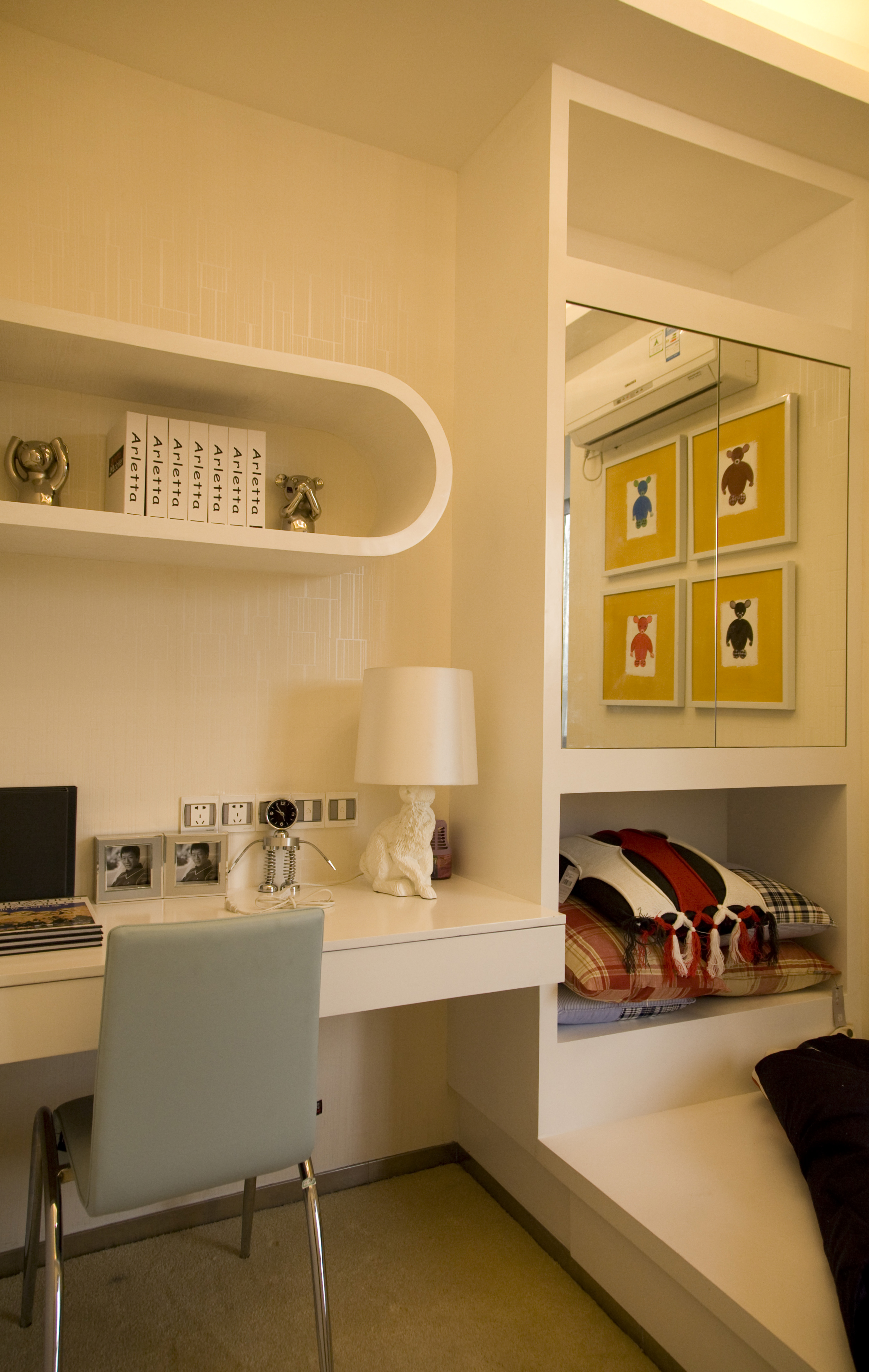 简约 二居 白领 小资 书房图片来自筑梦百朋装饰在保利城二期小户型的分享