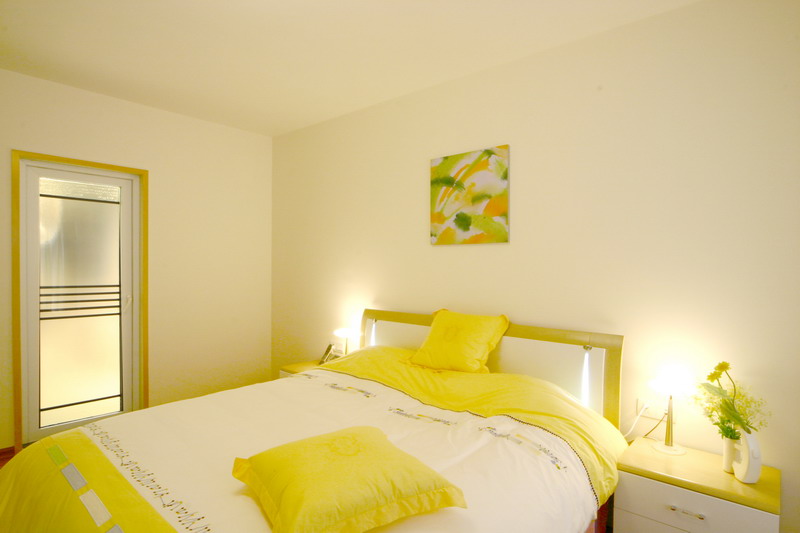 客厅 简约 现代 复式 卧室图片来自实创装饰晶晶在兰湖美域现代简约设计的分享