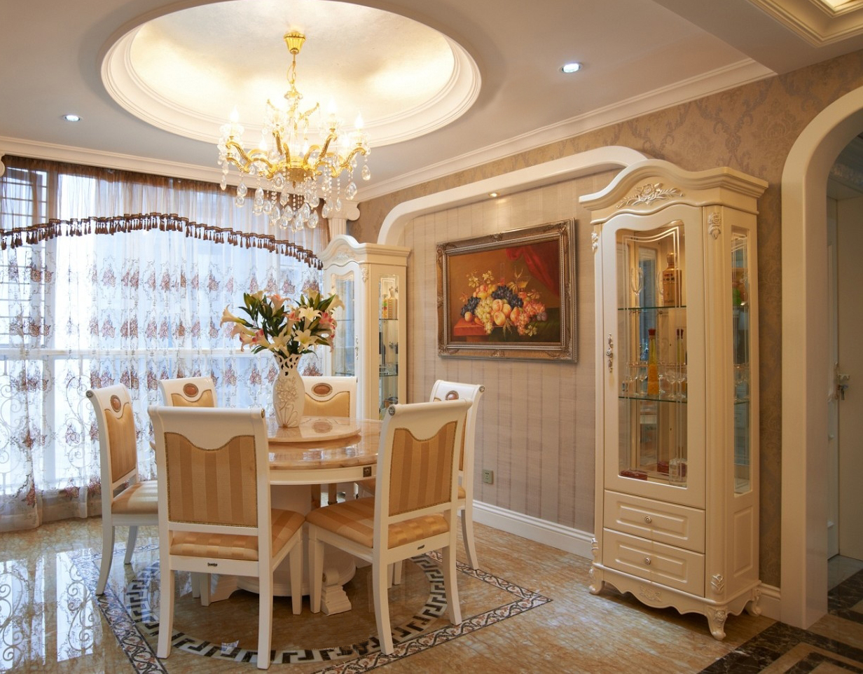 奢华 豪华 温馨 舒适 欧式风格 餐厅图片来自成都生活家装饰在140平欧式奢华3居室的分享