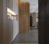 马赛克细拼的图腾壁砖，在入口处彰显设计师的细腻与不凡品味。